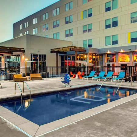 Aloft Wichita Hotel Exterior photo